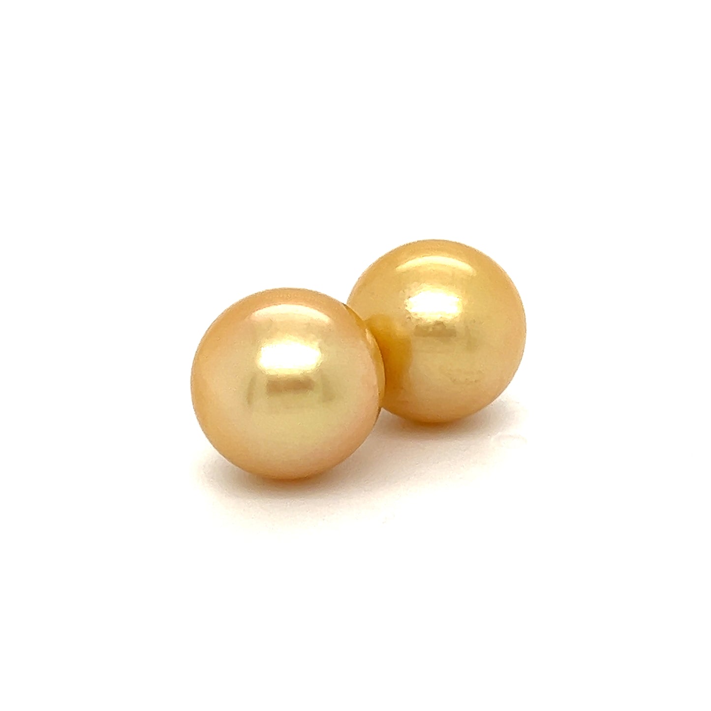 Flurry Pearl studs