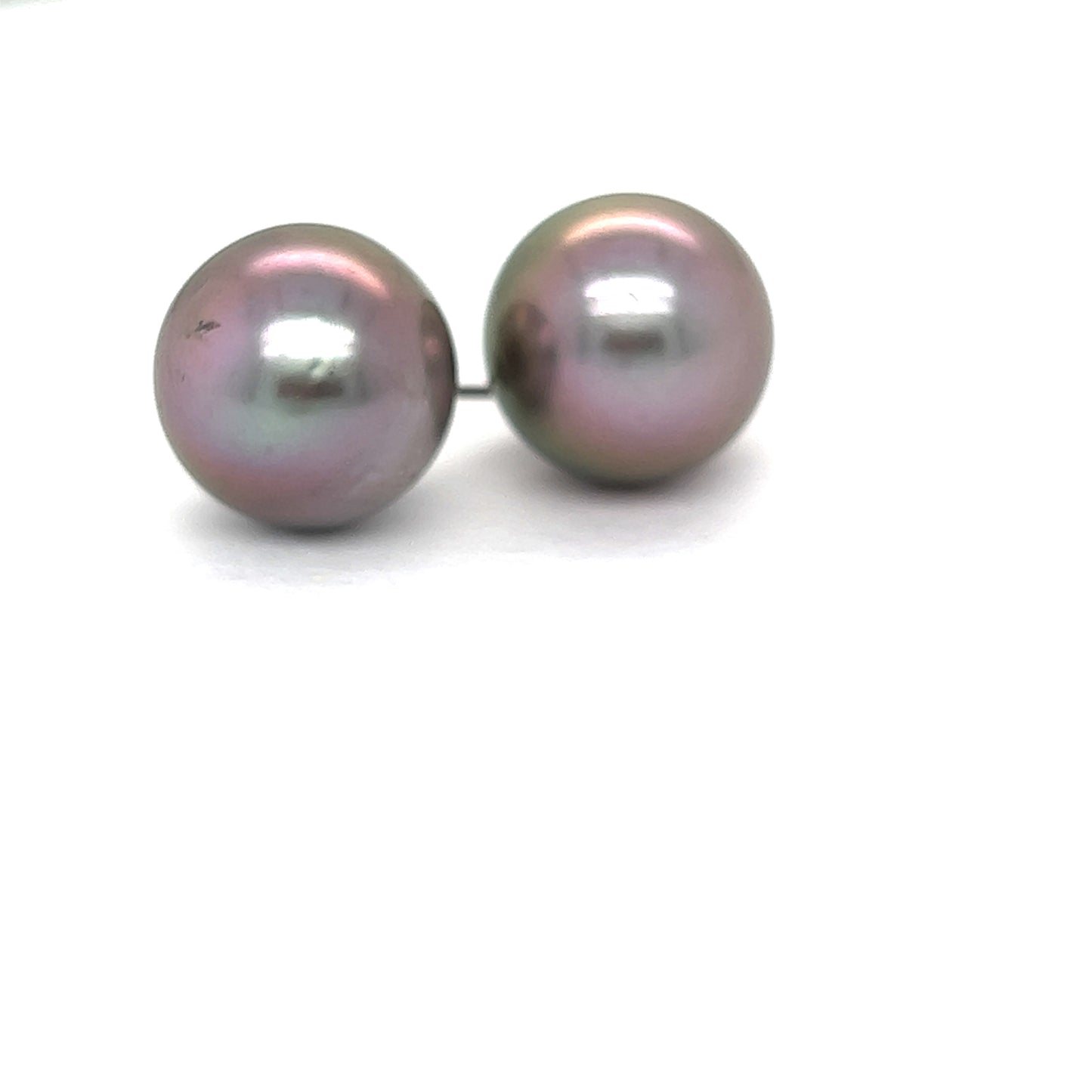 Pearl of love stud earring