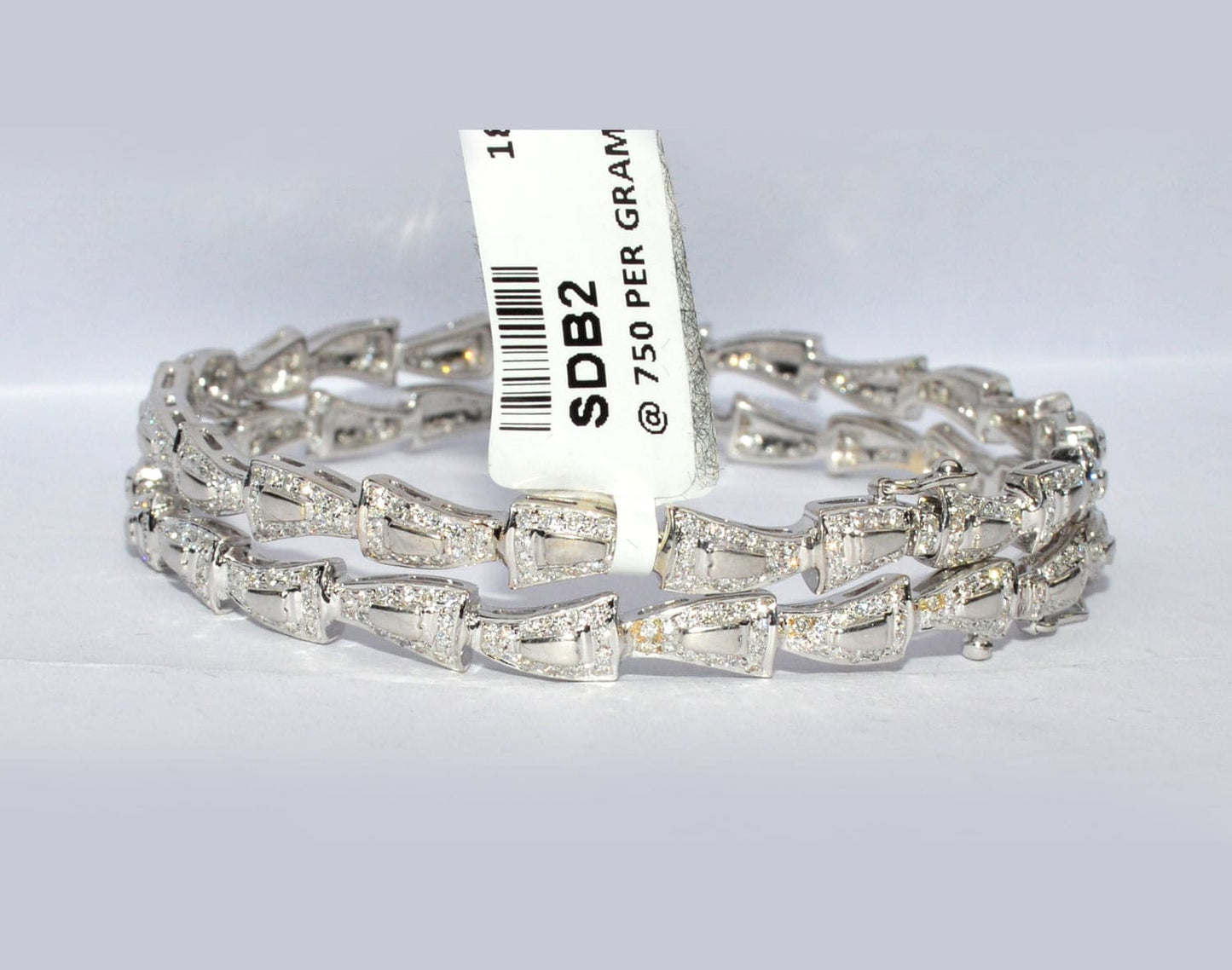 Enchanting 18k White Gold Diamond Bangle