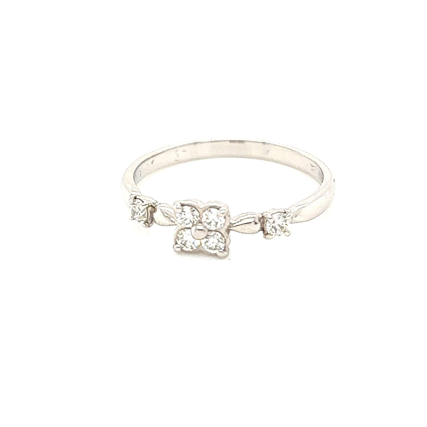 PT900 White Flower Ring