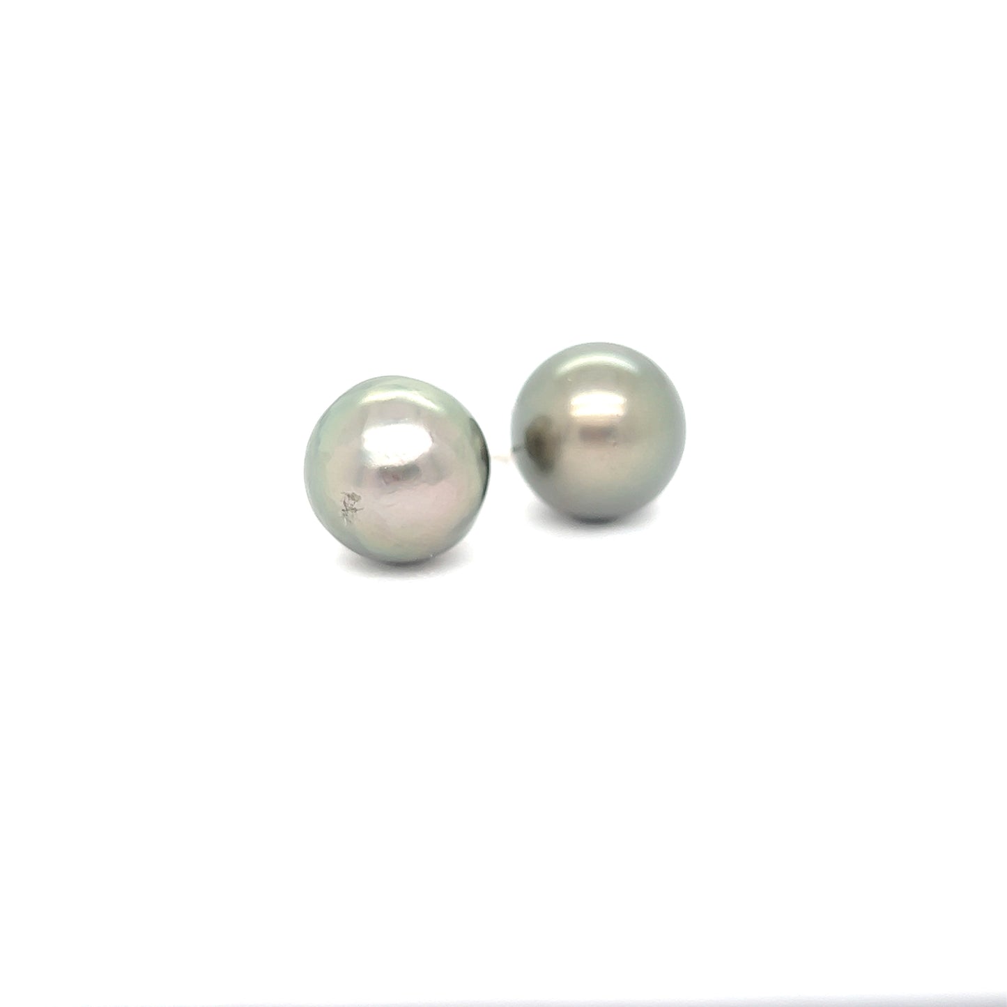 Grey Pearl studs