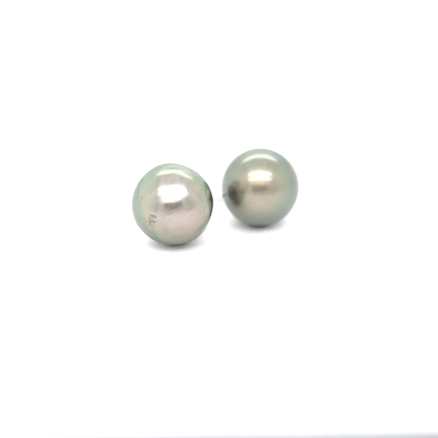 Grey Pearl studs