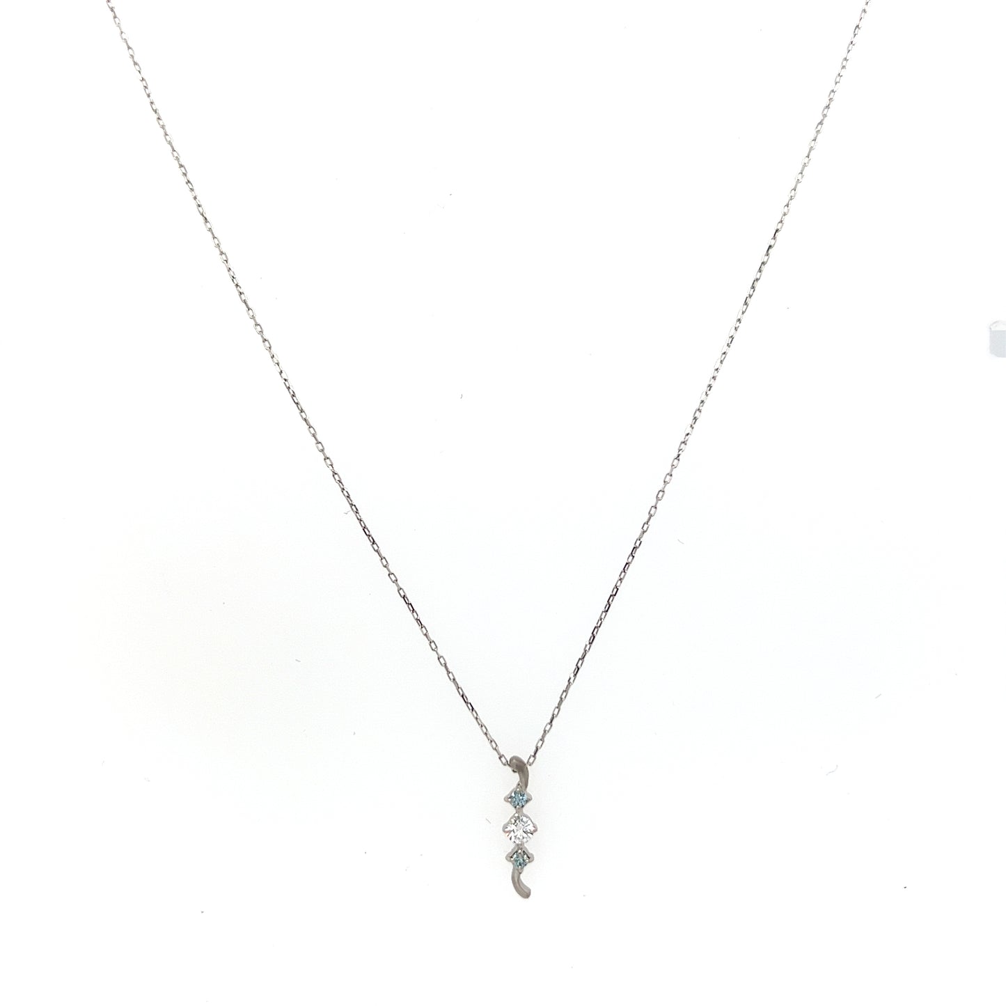 Shimmer Diamond necklace