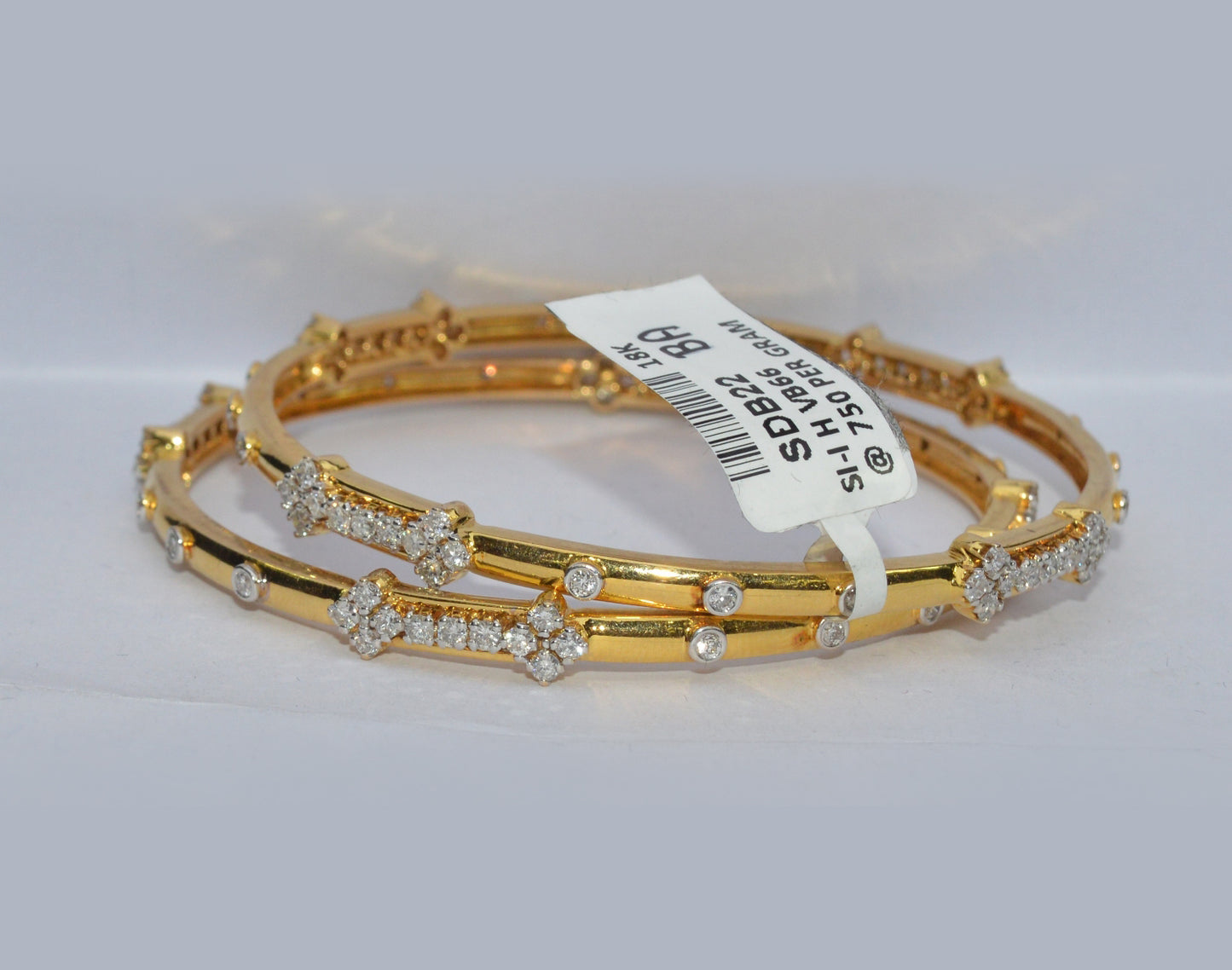 Serene 18k Yellow Gold & Diamond Bangle