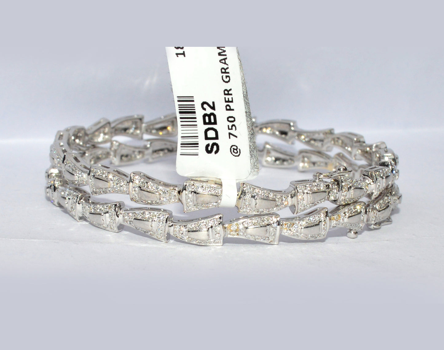 Enchanting 18k White Gold Diamond Bangle