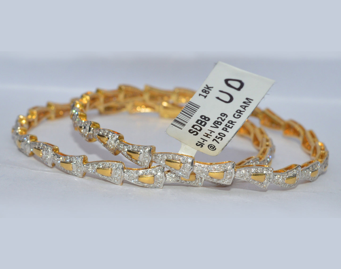 18k Diamond Studded Yellow Gold Bangle