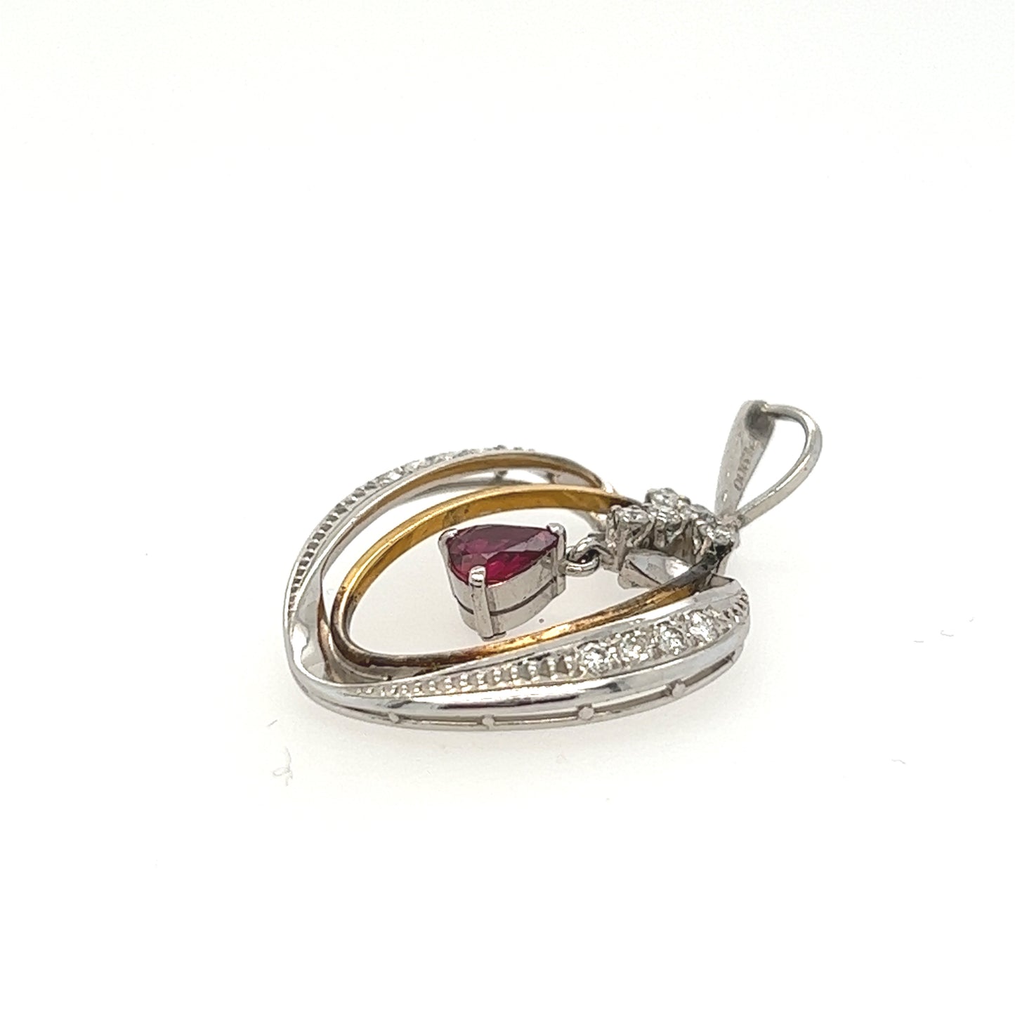 K18 Flattering Ruby Heart Pendant